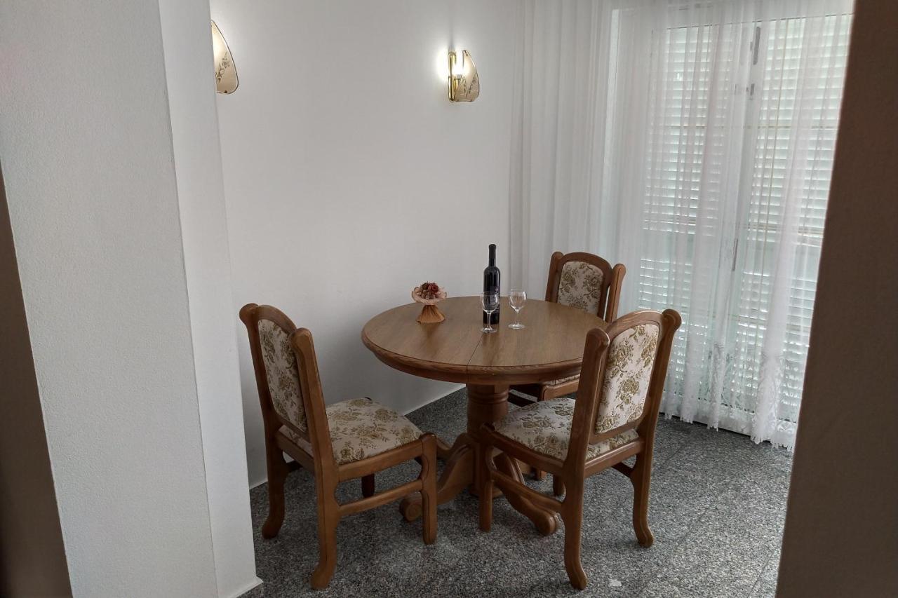 Sun Residence Brela Bagian luar foto